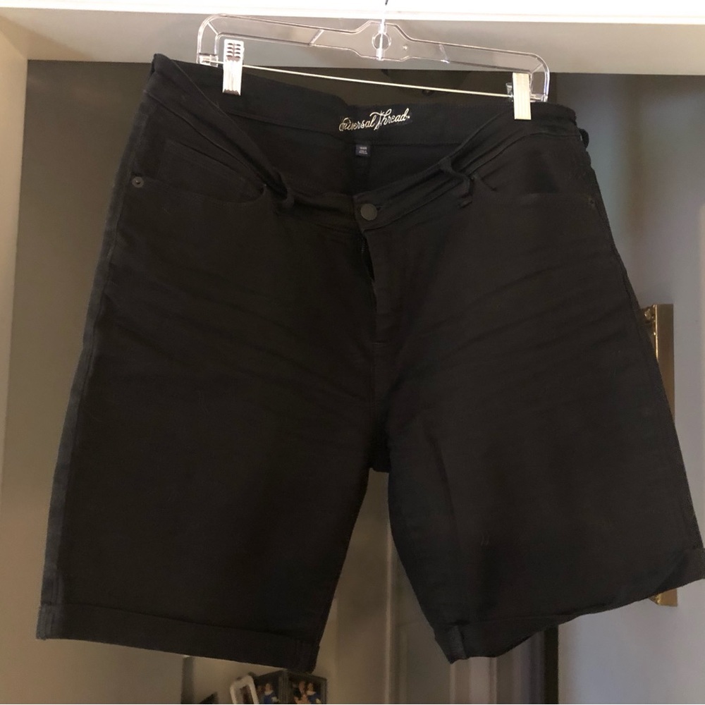 Universal Thread Sz 18W Black Denim Shorts